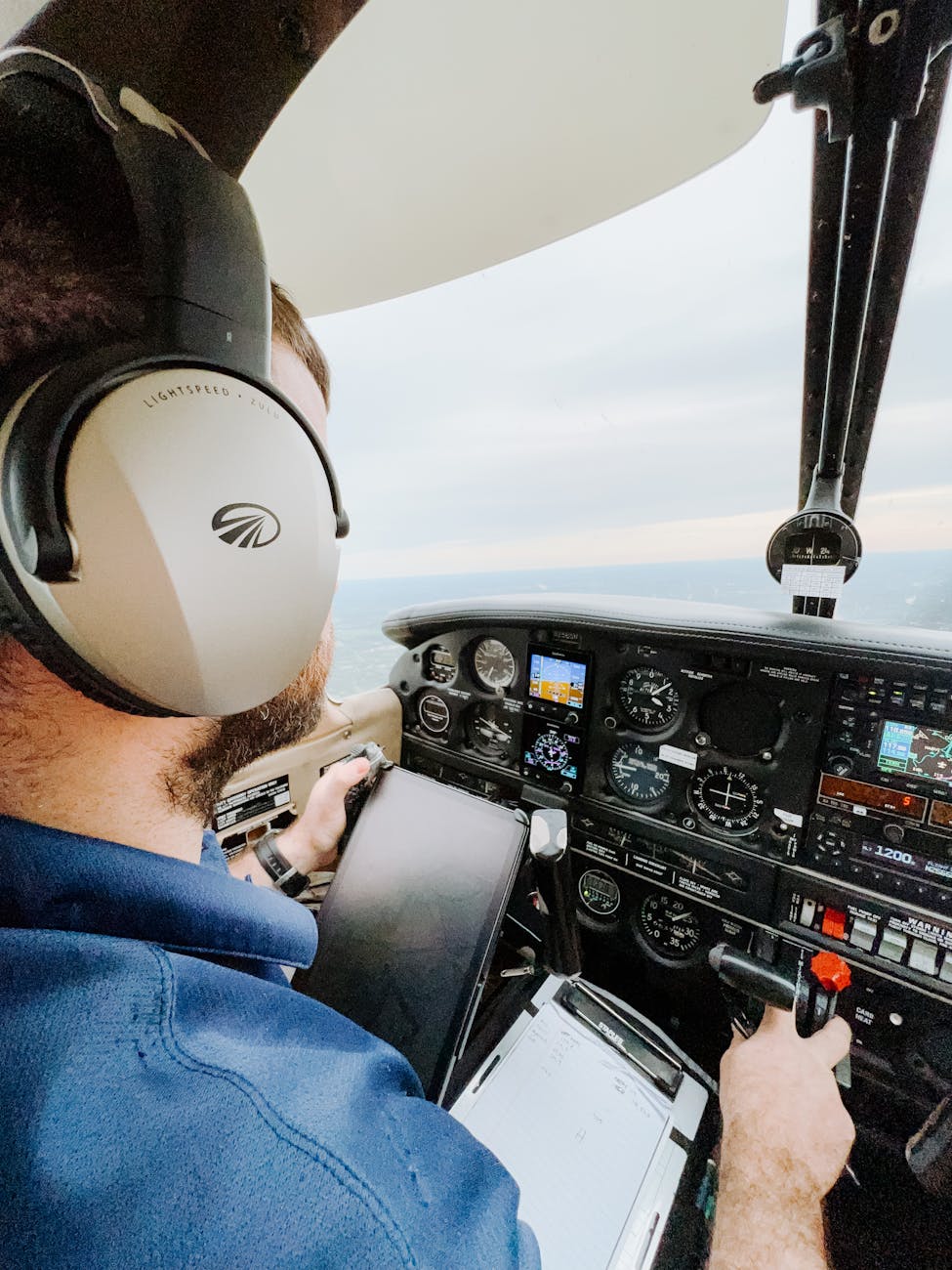 How to Become a Private Pilot: Training, Hour Requirements, and FAA Regulations